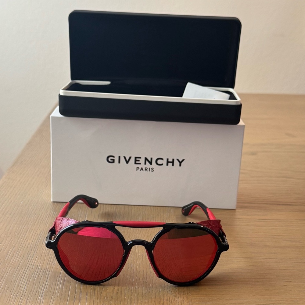 GIVENCHY iconic sunglasses unisex new